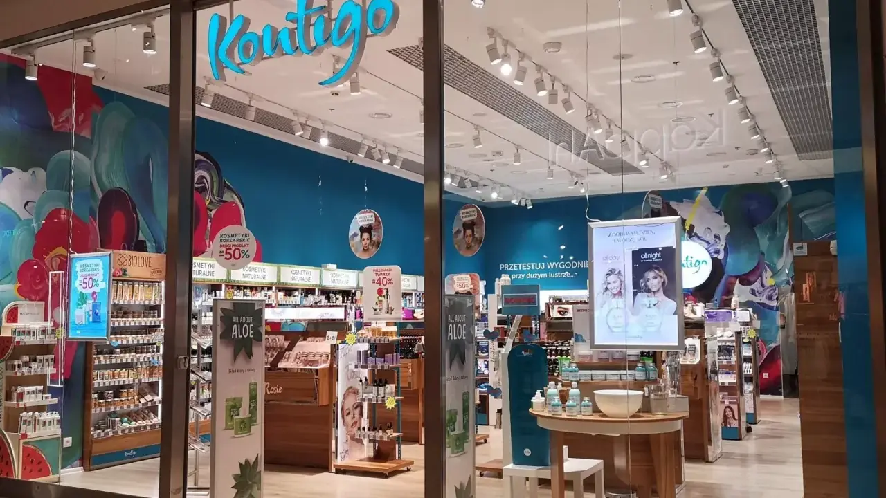 Witryna sklepu Kontigo pełna kolorowych kosmetyków i promocji.