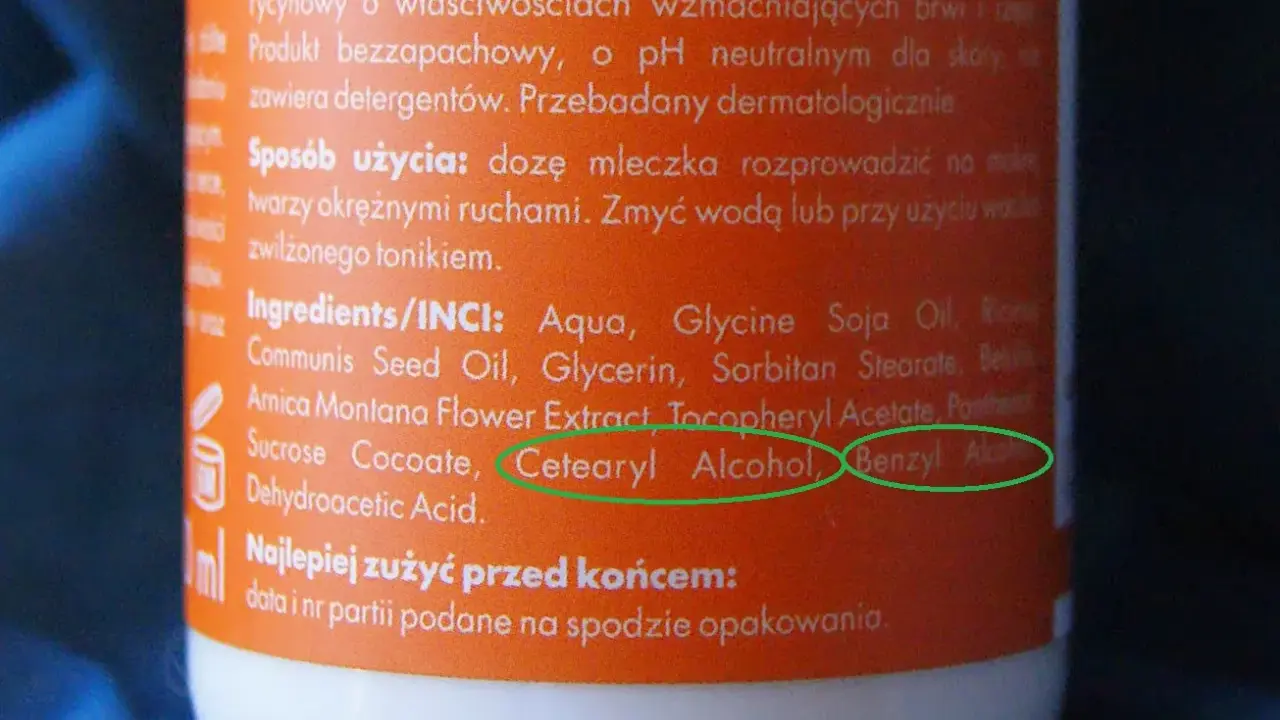 Składniki INCI: Aqua, Glycine Soja Oil, Ricinus Communis Seed Oil, Glycerin, Sorbitan Stearate, Arnica Montana Flower Extract, Tocopheryl Acetate, Panthenol, Sucrose Cocoate, Cetearyl Alcohol, Benzyl Alcohol, Dehydroacetic Acid.