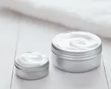 Nivea a parabeny: Czy klasyczny krem je ma? Co musisz wiedzieć.
