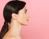 Kwas laktobionowy: Cera wrażliwa, naczynkowa, sucha? Odkryj moc PHA